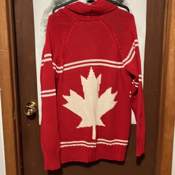 XL Canada cardi. Red and white with button down front with front lined pockets - Picture 2 of 3